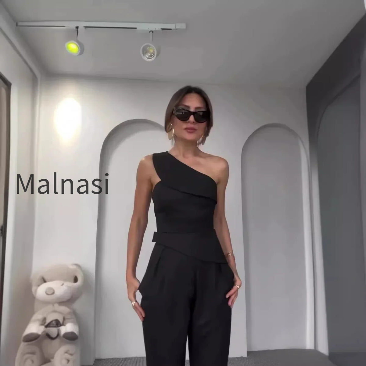 halter-slim-pant-suit