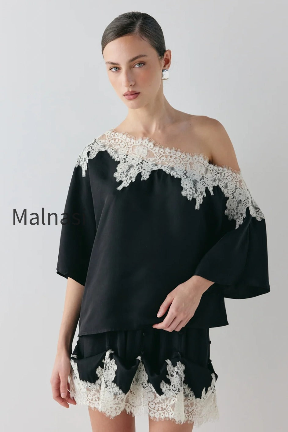thea-lace-skirt-black