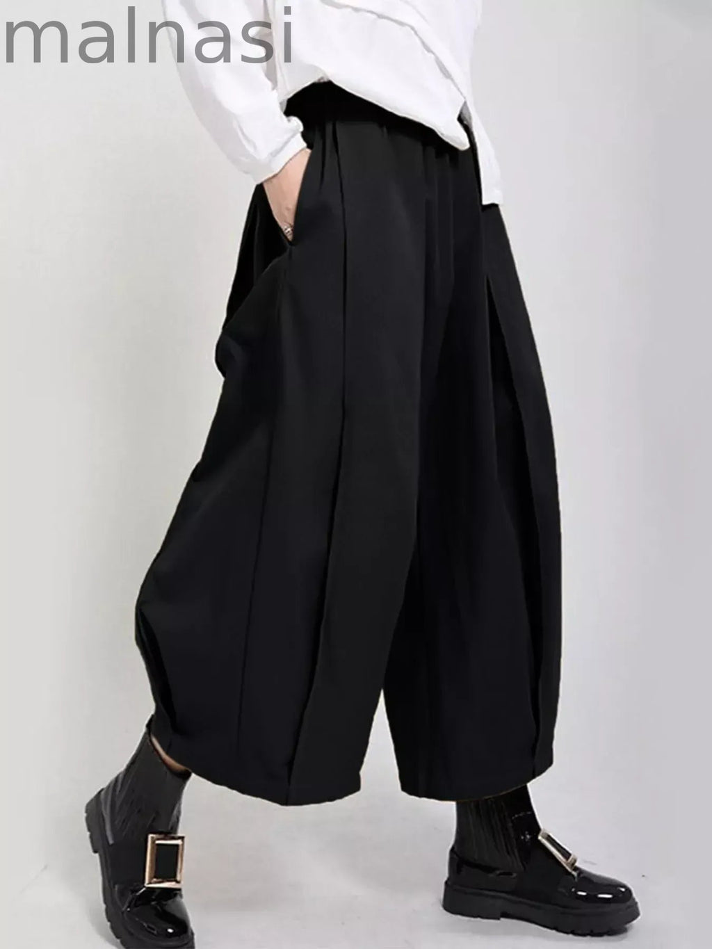 Wide Leg Pleated Detail Pants