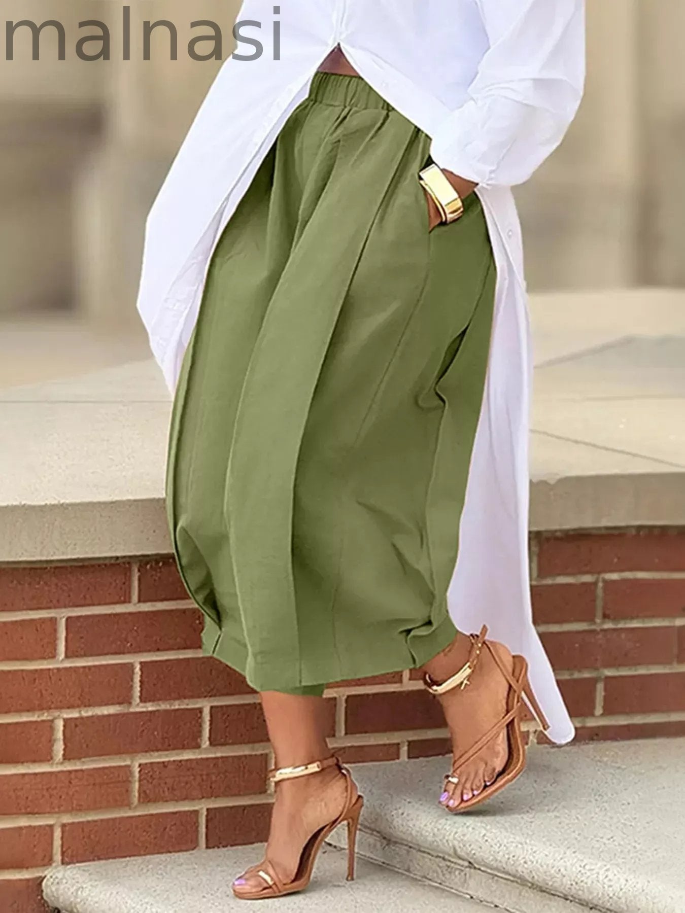Wide Leg Pleated Detail Pants