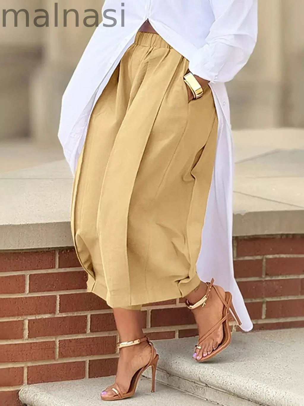 Wide Leg Pleated Detail Pants