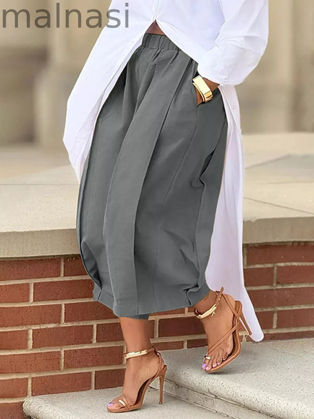Wide Leg Pleated Detail Pants