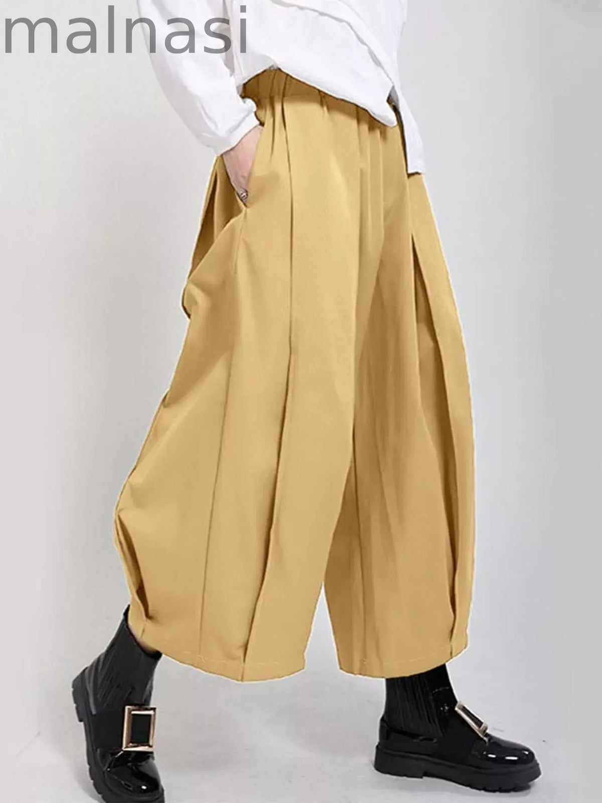 Wide Leg Pleated Detail Pants