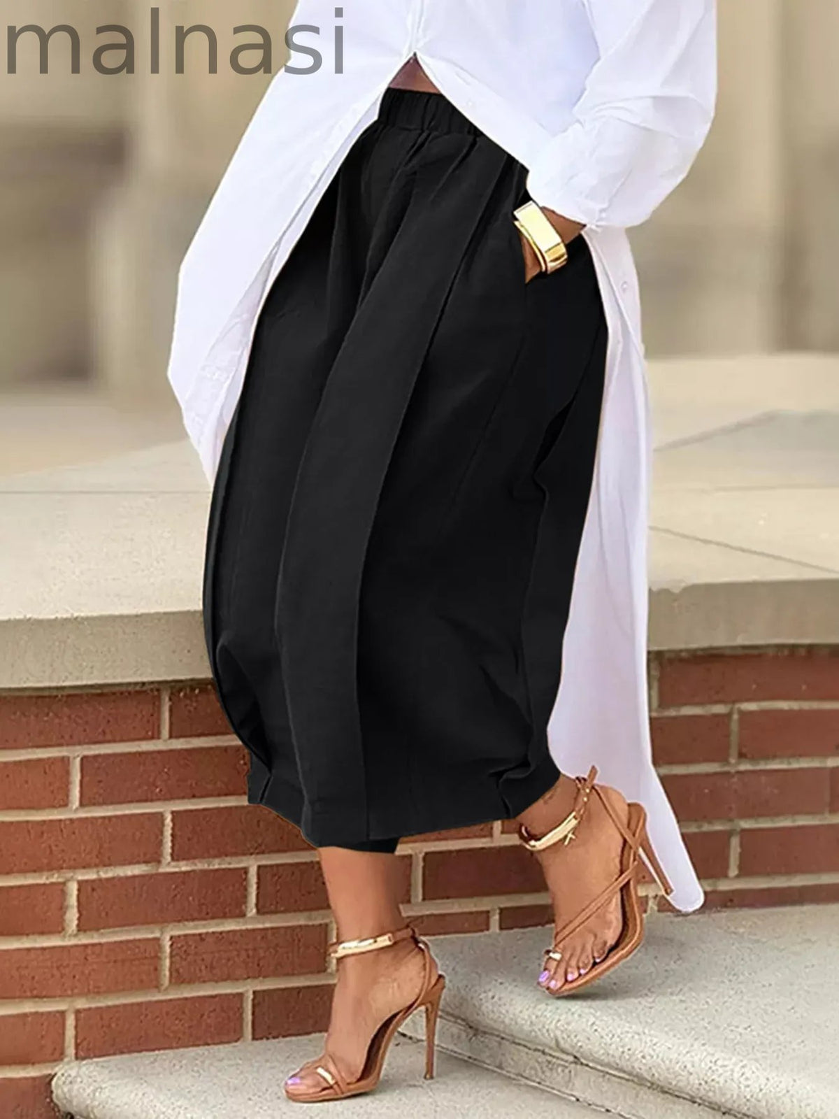 Wide Leg Pleated Detail Pants