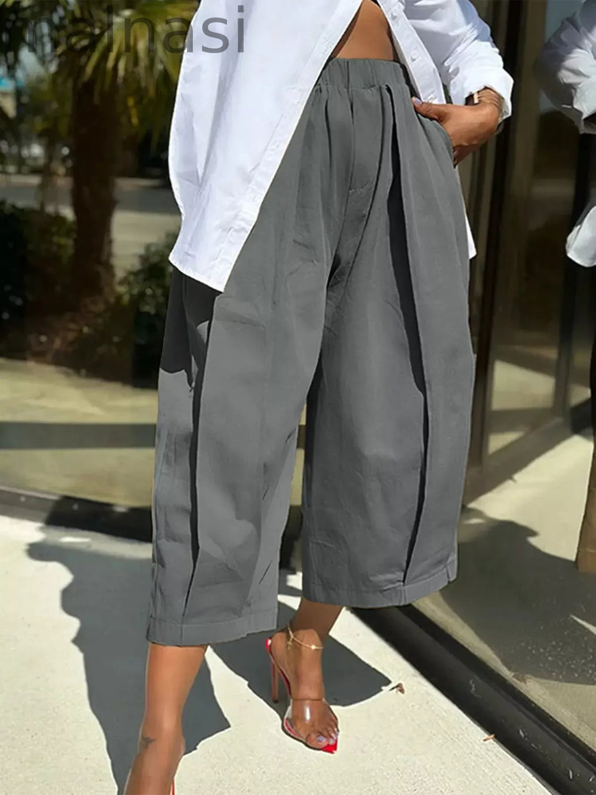 Wide Leg Pleated Detail Pants