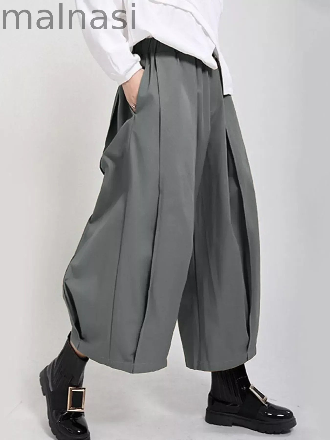 Wide Leg Pleated Detail Pants