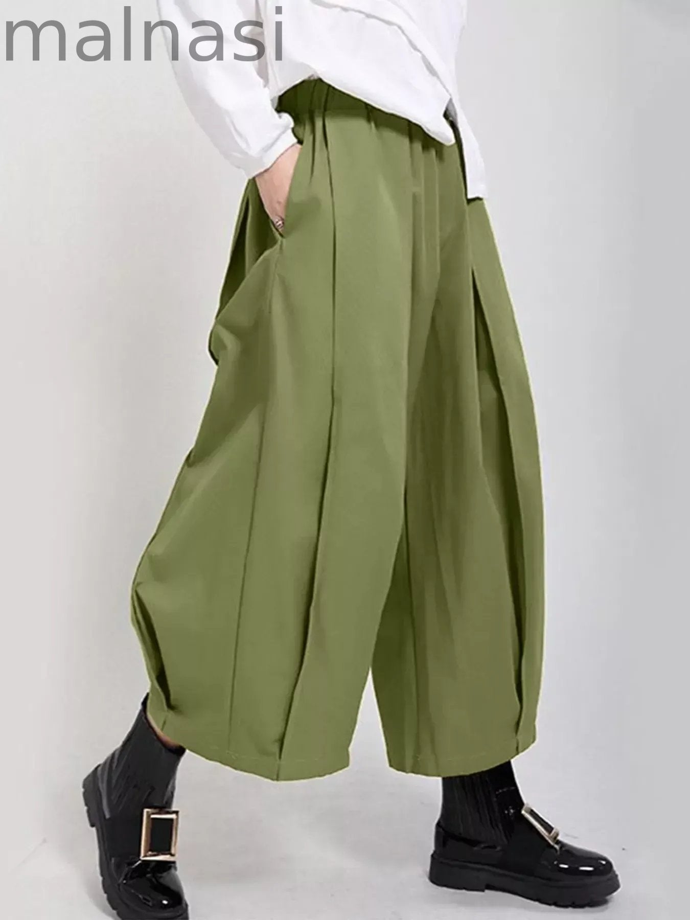 Wide Leg Pleated Detail Pants