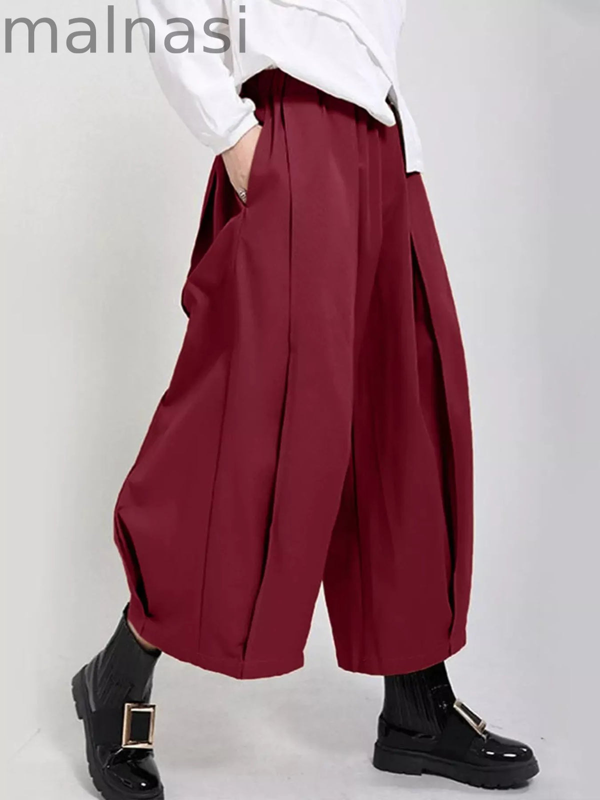 Wide Leg Pleated Detail Pants